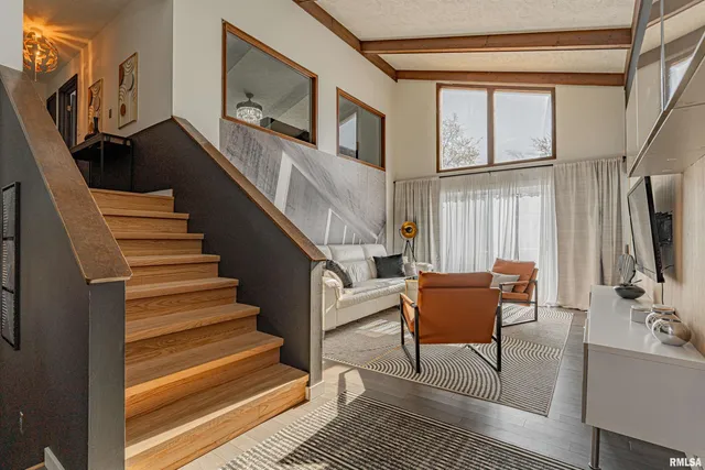 $397,000 | 2501 Yorktown Drive, Bloomington, IL 61704