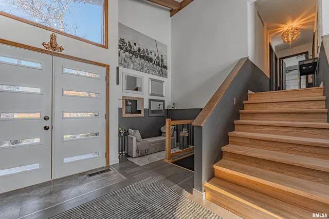 $397,000 | 2501 Yorktown Drive, Bloomington, IL 61704