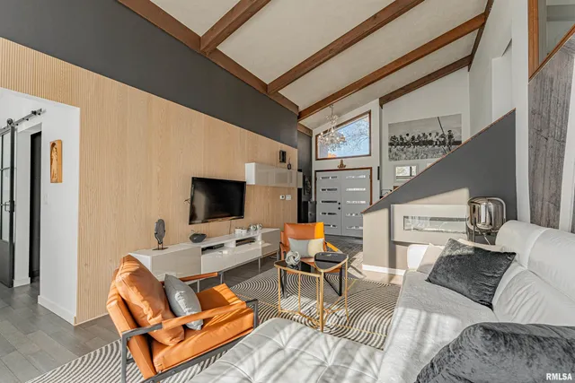 $397,000 | 2501 Yorktown Drive, Bloomington, IL 61704