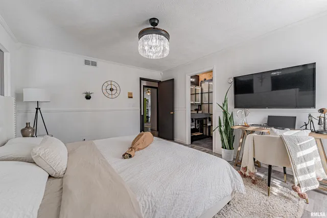 $397,000 | 2501 Yorktown Drive, Bloomington, IL 61704