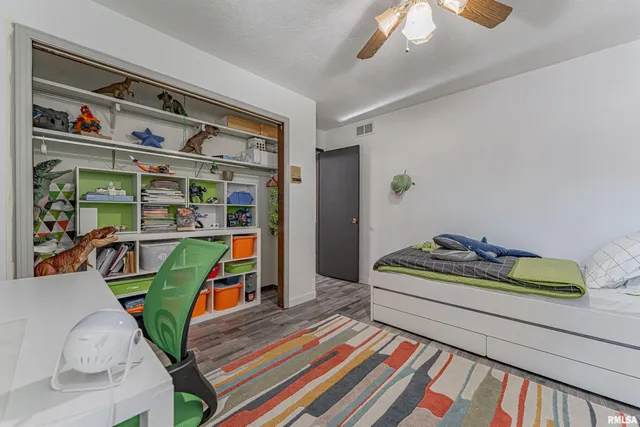 $397,000 | 2501 Yorktown Drive, Bloomington, IL 61704