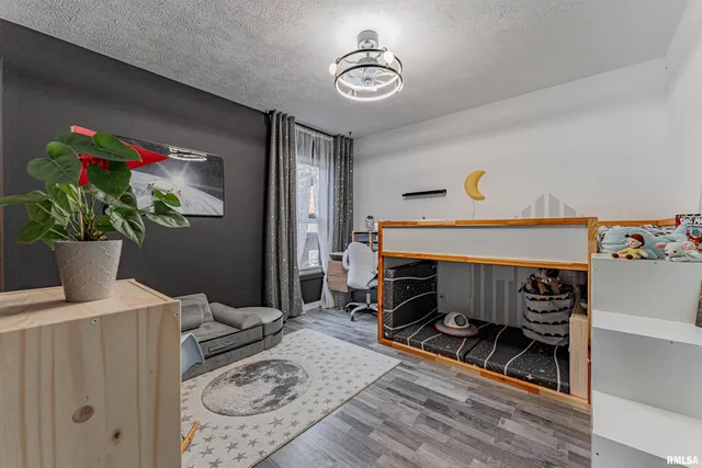 $397,000 | 2501 Yorktown Drive, Bloomington, IL 61704