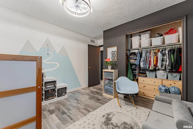 $397,000 | 2501 Yorktown Drive, Bloomington, IL 61704