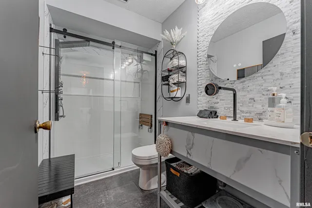 $397,000 | 2501 Yorktown Drive, Bloomington, IL 61704