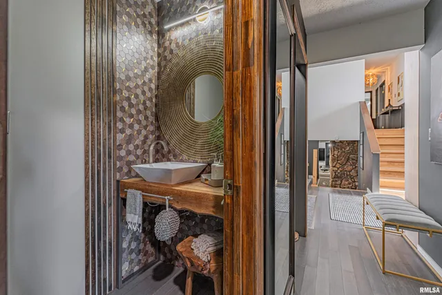 $397,000 | 2501 Yorktown Drive, Bloomington, IL 61704