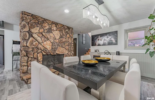 $397,000 | 2501 Yorktown Drive, Bloomington, IL 61704