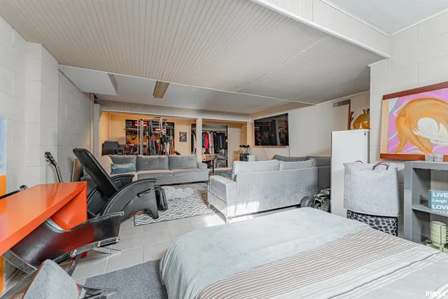 $397,000 | 2501 Yorktown Drive, Bloomington, IL 61704