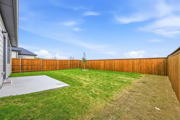 $1,775 | 3905 Nasworthy Drive, Farmersville, TX 75442