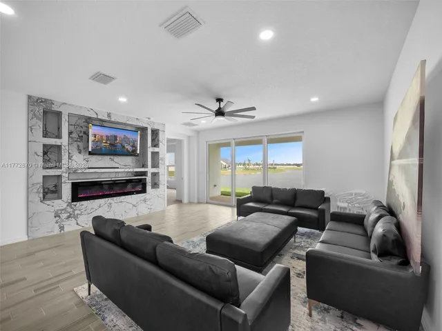 $648,900 | 516 Ranch Oak Circle, Port St. Lucie, FL 34984