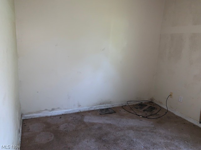 2116 North Green Road Cleveland, OH 44121 - Photo 12 of 20 Gallery Image 12