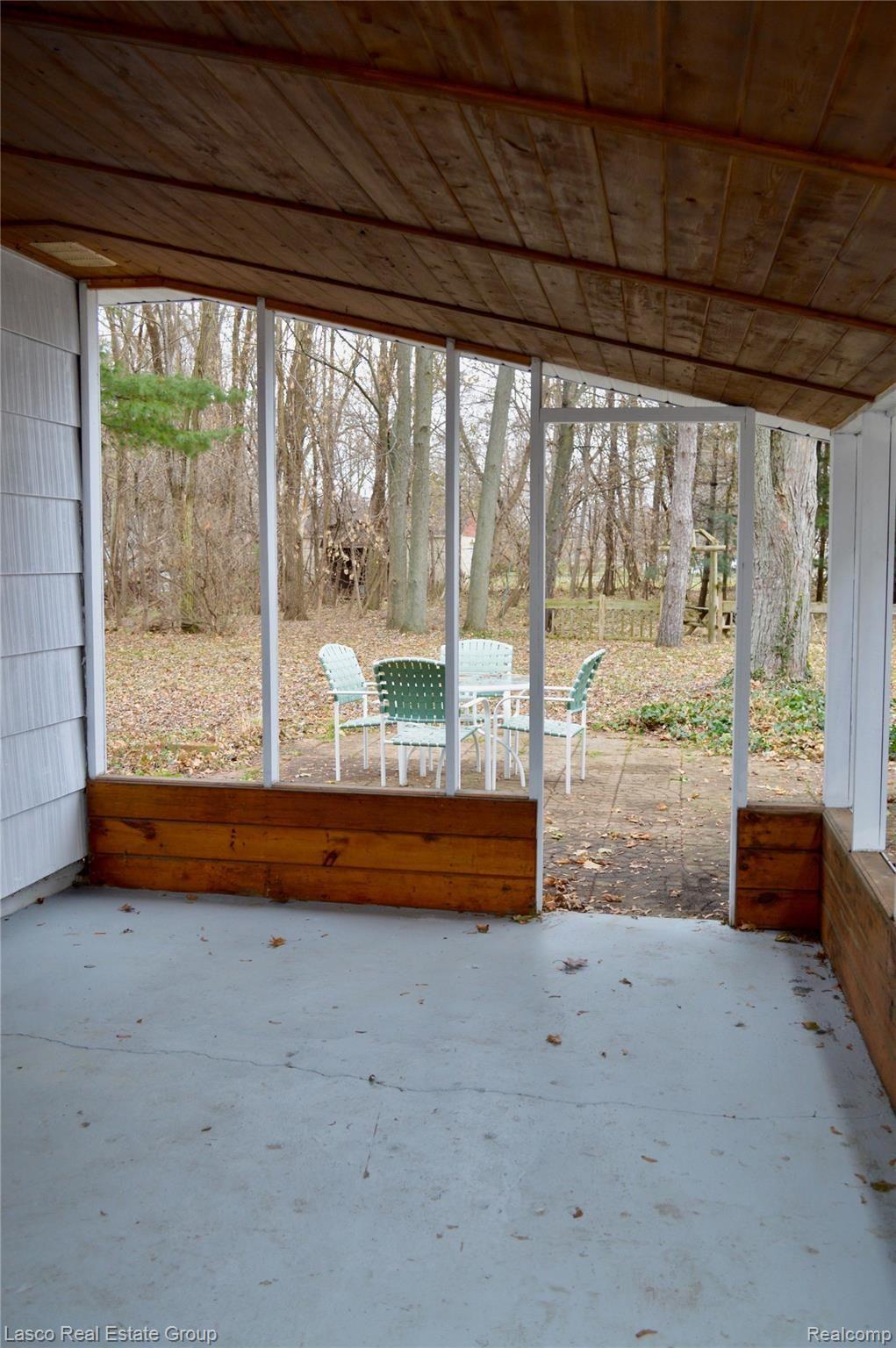 7028 Carpenter Road Flushing, MI 48433 - Photo 15 of 16 DSC_0442.jpg