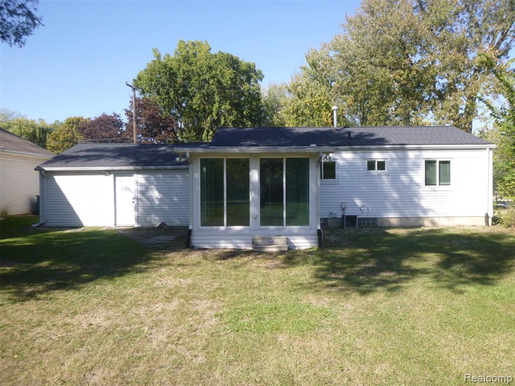 2936 Wisconsin Road Troy, MI 48083 - Photo 4 of 23