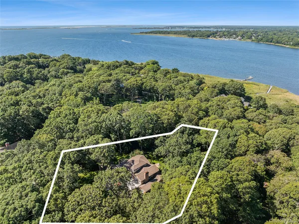 $3,200,000 | 55 Cedar Lane West, Remsenburg, NY 11960