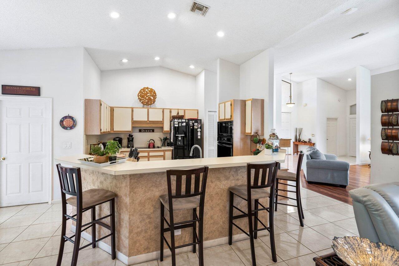 22181 Cranbrook Road Boca Raton, FL 33428 - Photo 9 of 36 015-22181CranbrookRoad-BocaRaton-FL-3342