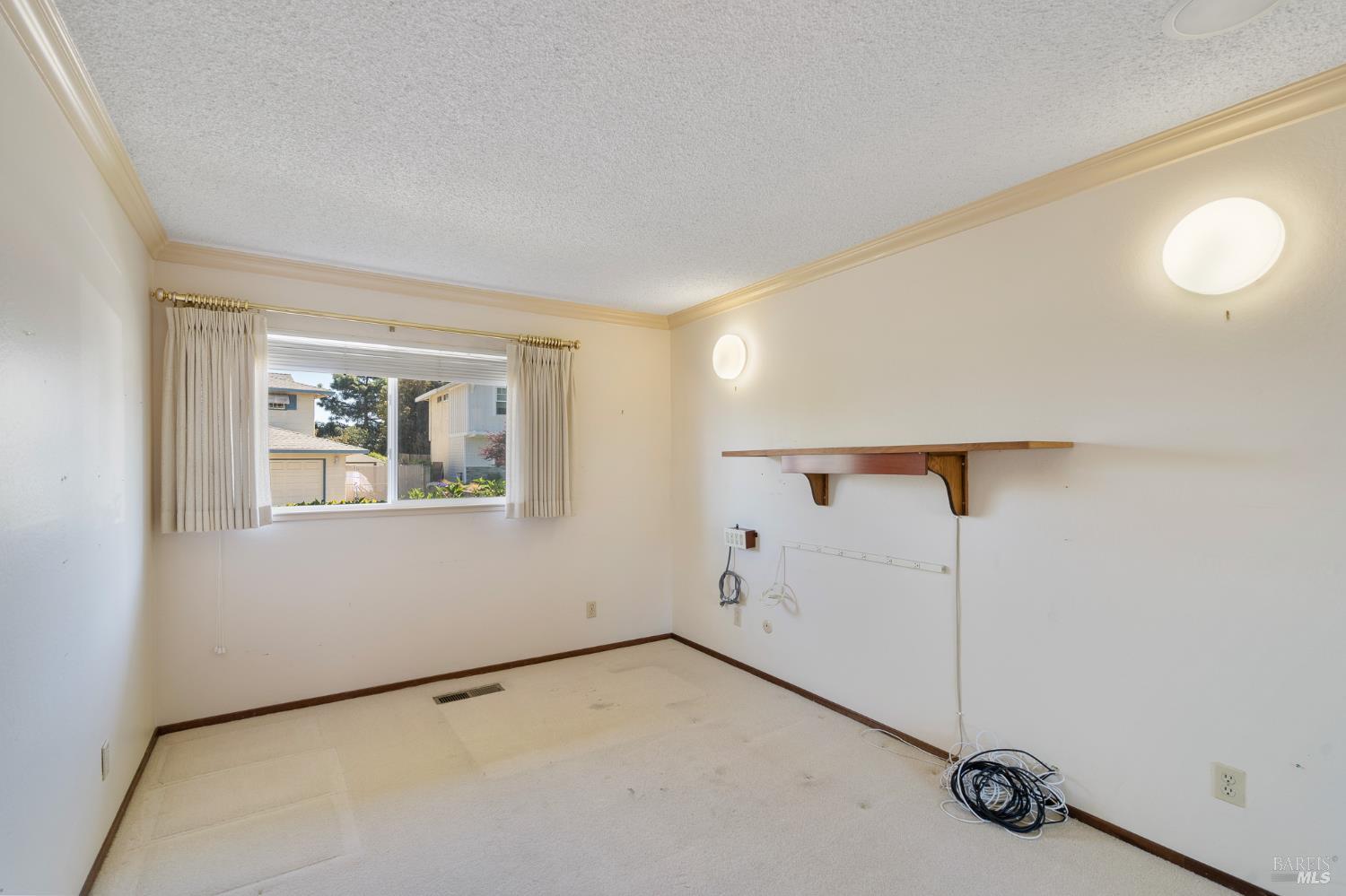 116 Silverview Court Vallejo, CA 94591 - Photo 41 of 61 Bedroom 2 downstairs.