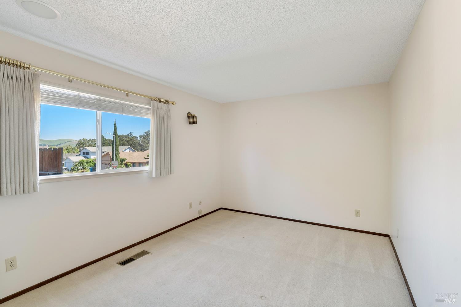 116 Silverview Court Vallejo, CA 94591 - Photo 45 of 61