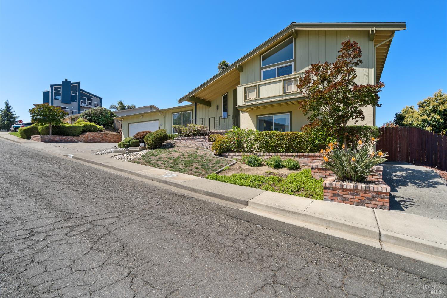 116 Silverview Court Vallejo, CA 94591 - Photo 5 of 61