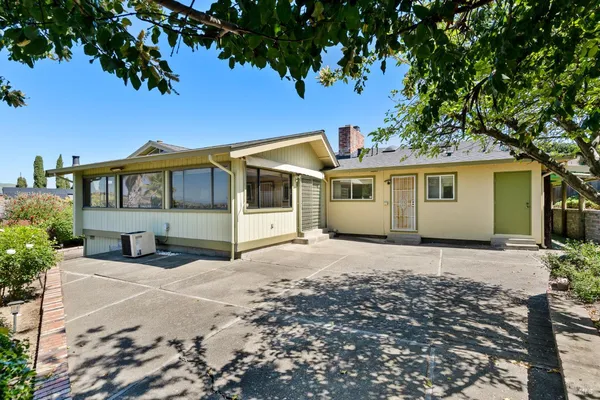 $725,000 | 116 Silverview Court, Vallejo, CA 94591