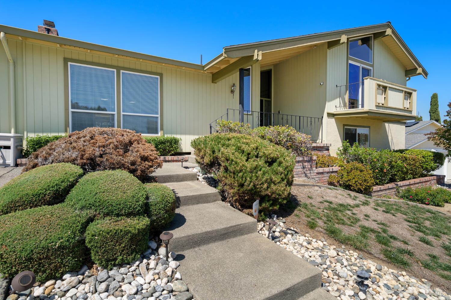 116 Silverview Court Vallejo, CA 94591 - Photo 6 of 61