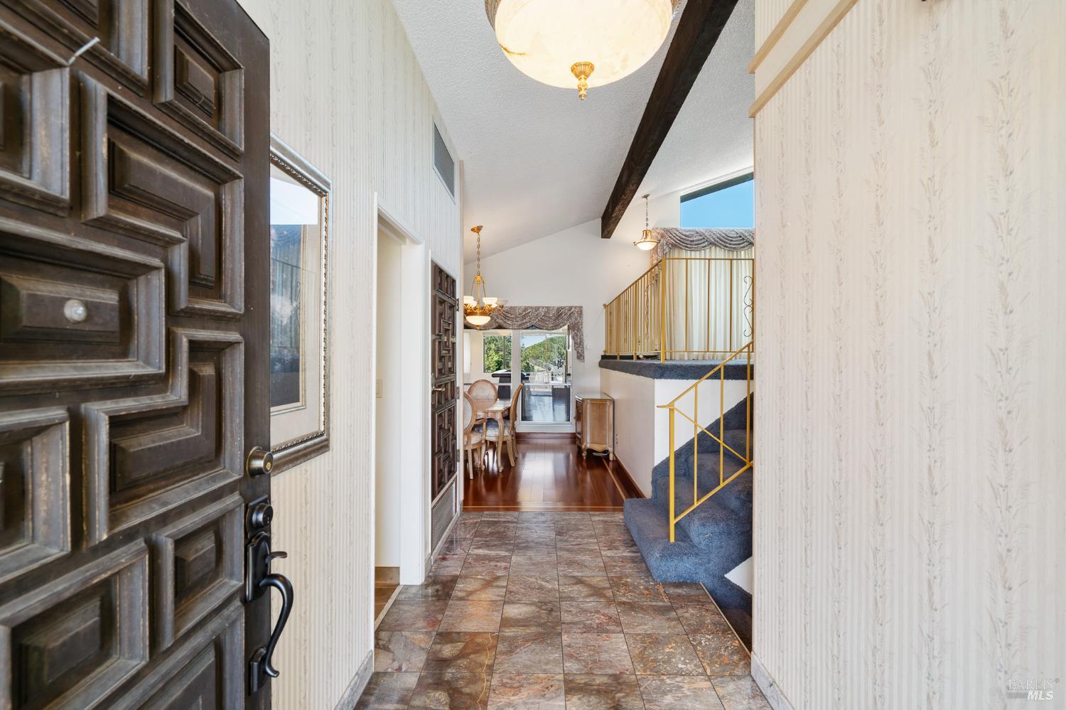 116 Silverview Court Vallejo, CA 94591 - Photo 8 of 61 Formal entryway.