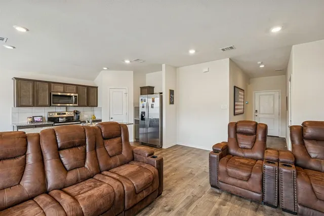 $275,000 | 8012 Gallup Avenue, Aubrey, TX 76227