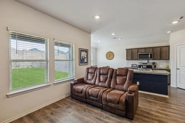 $275,000 | 8012 Gallup Avenue, Aubrey, TX 76227