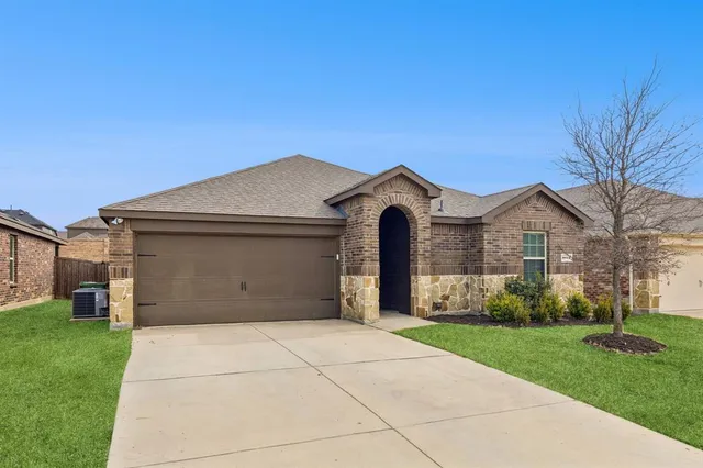 $275,000 | 8012 Gallup Avenue, Aubrey, TX 76227