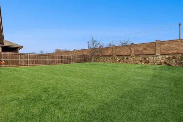 $275,000 | 8012 Gallup Avenue, Aubrey, TX 76227