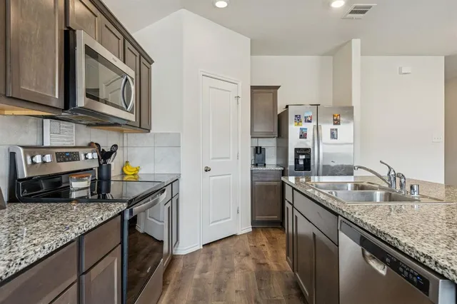 $275,000 | 8012 Gallup Avenue, Aubrey, TX 76227