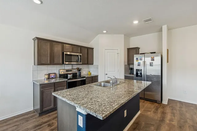 $275,000 | 8012 Gallup Avenue, Aubrey, TX 76227