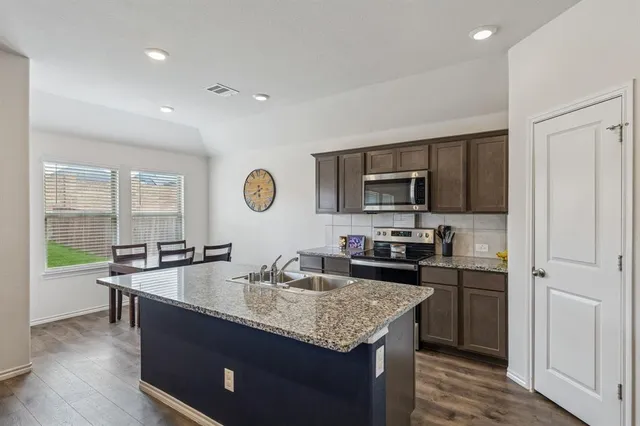 $275,000 | 8012 Gallup Avenue, Aubrey, TX 76227