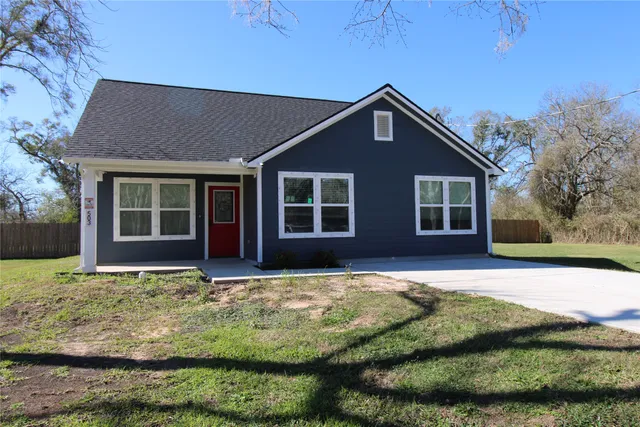 $1,700 | 503 Austin Street, Brazoria, TX 77422