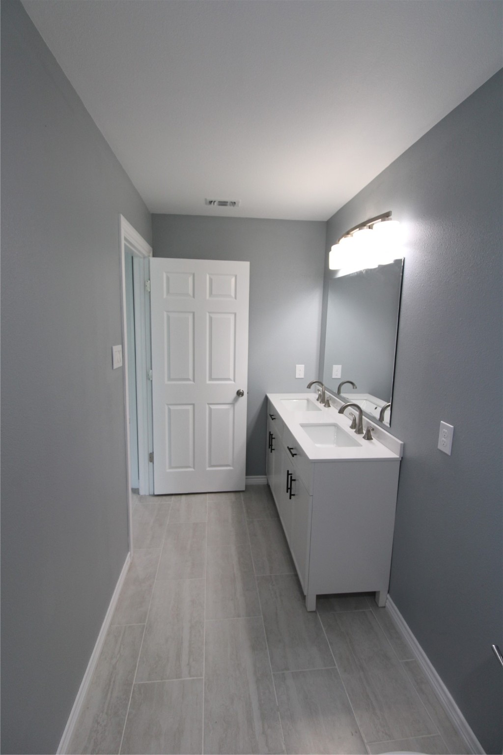 503 Austin Street Brazoria, TX 77422 - Photo 15 of 24 a view of utility room with washer and dryer