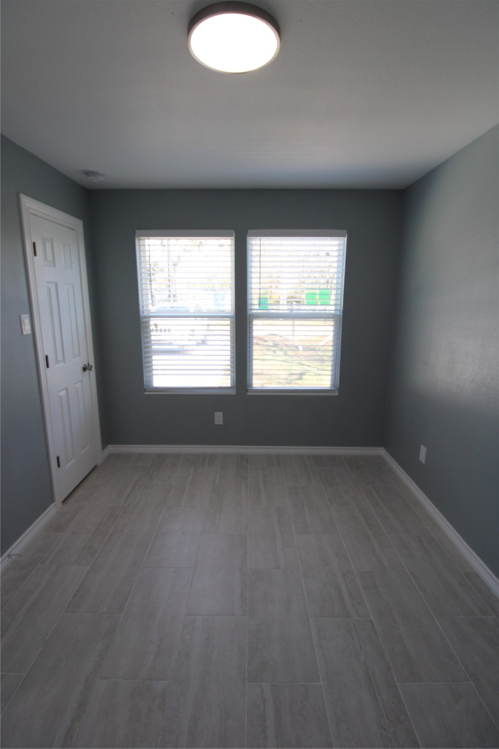 503 Austin Street Brazoria, TX 77422 - Photo 23 of 24 an empty room with a window