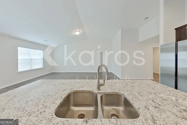 a close view of sink and tap