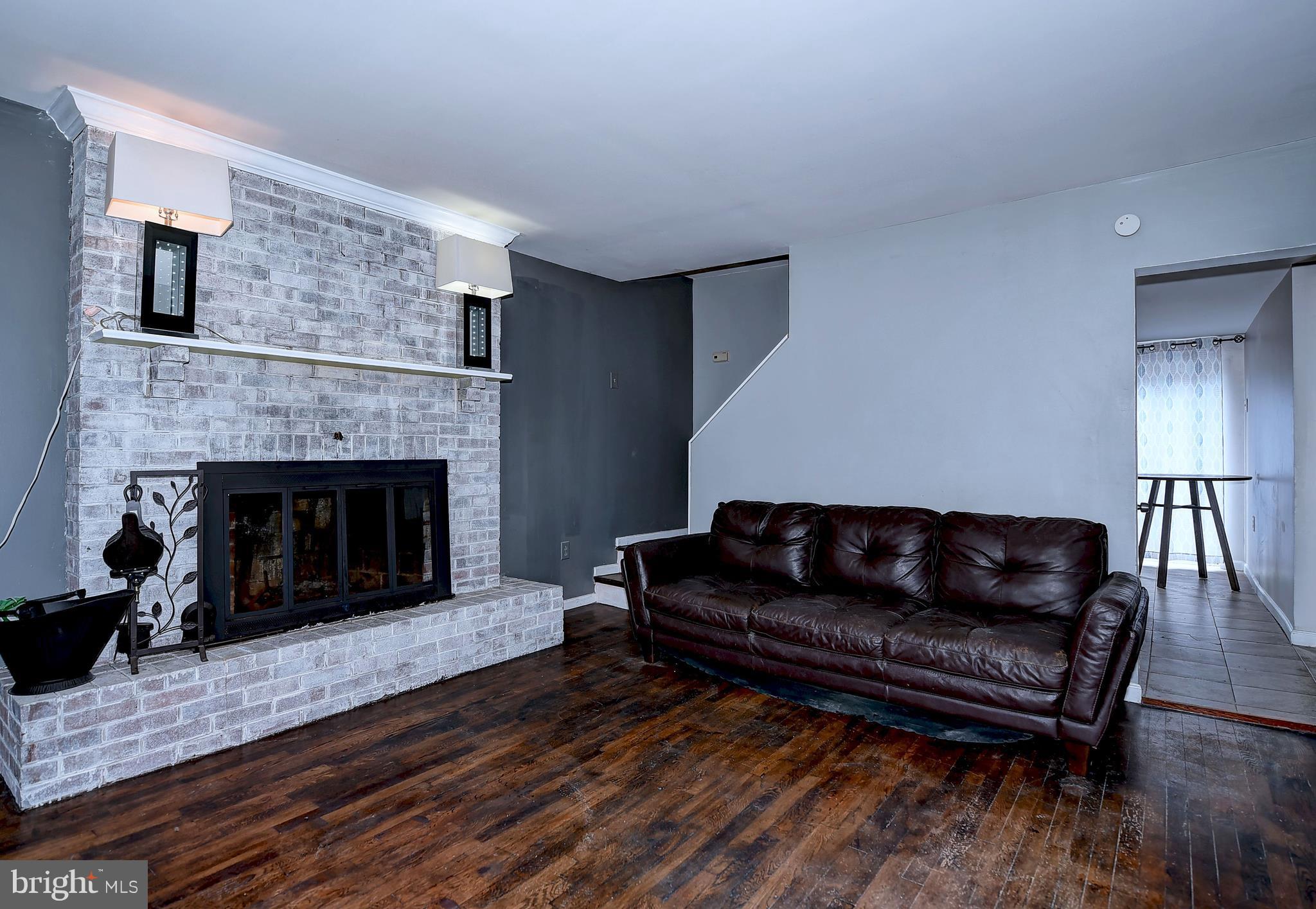 8448 Oakleigh Road Baltimore, MD 21234 - Photo 2 of 27 Living Room
