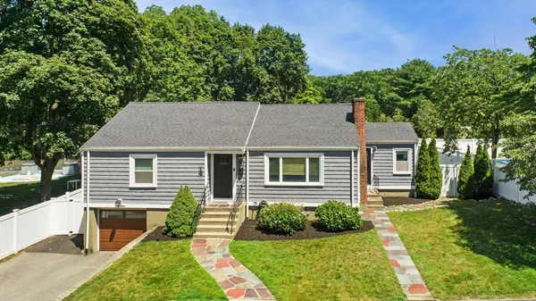 $749,000 | 14 Harding Road, Wakefield, MA 01880