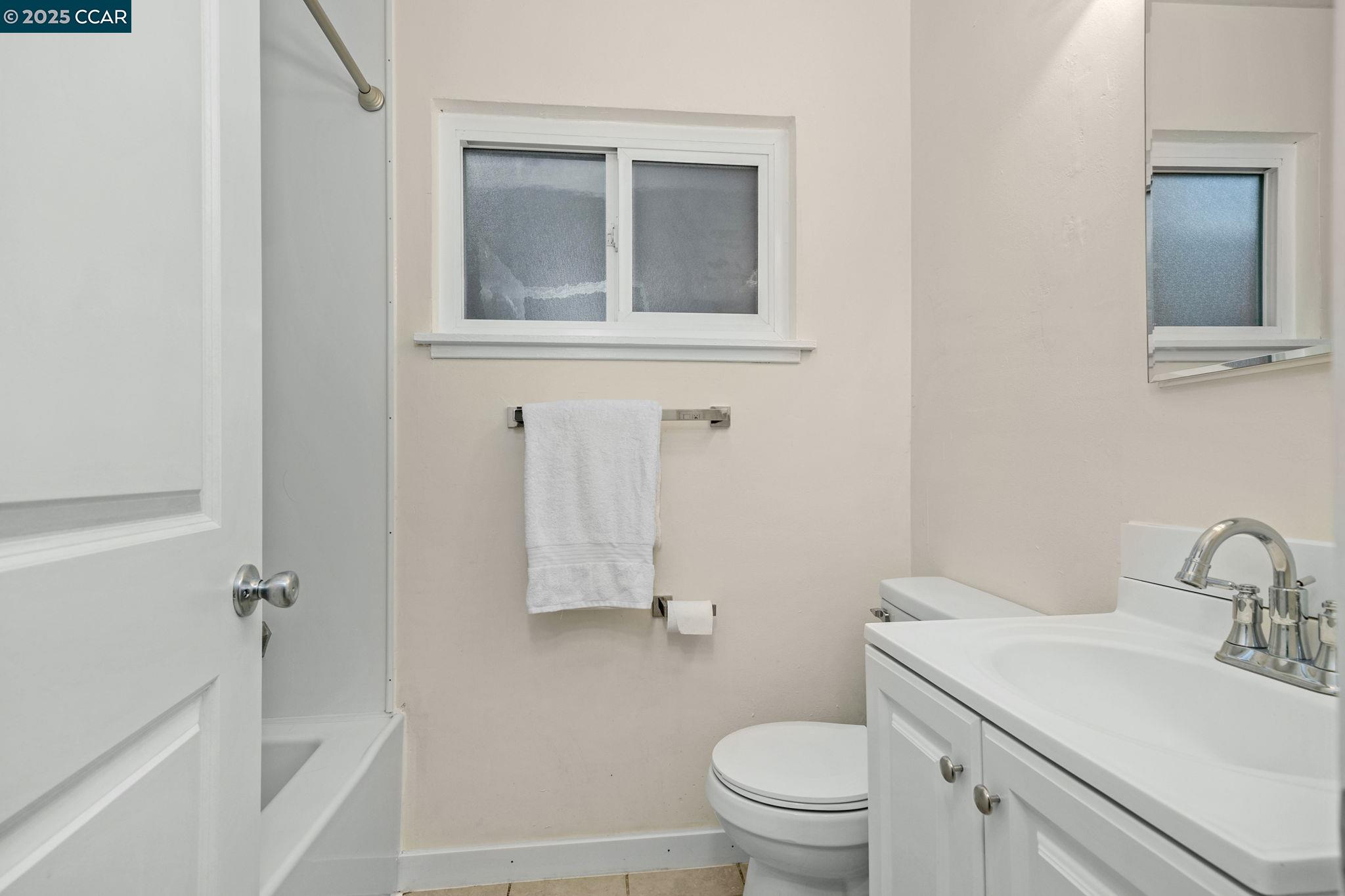 1926 Alcatraz Avenue, Unit 6 Berkeley, CA 94703 - Photo 9 of 10