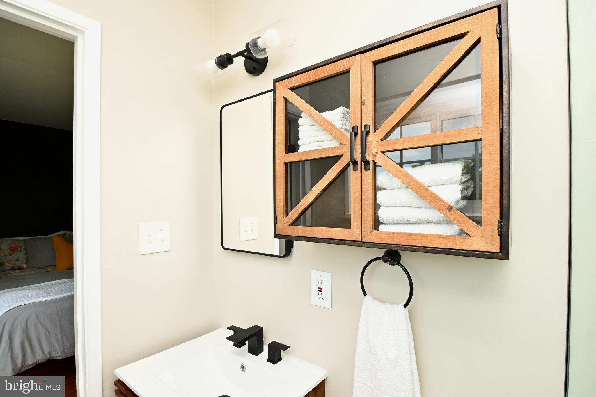 5010 Ravensworth Road Annandale, VA 22003 - Photo 15 of 42 Owner's suite bathroom