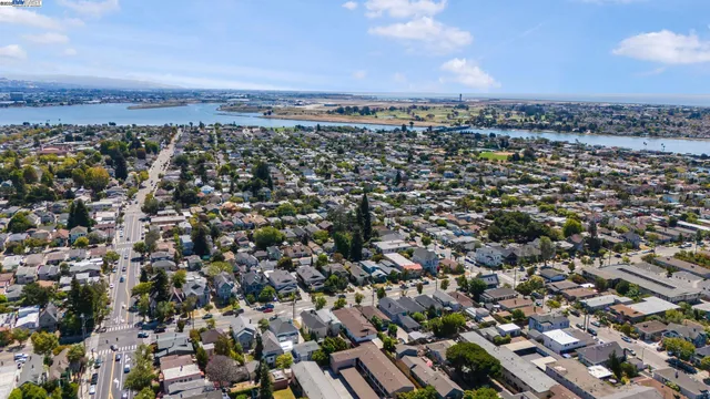 $699,000 | 1233 Broadway, Unit D, Alameda, CA 94501