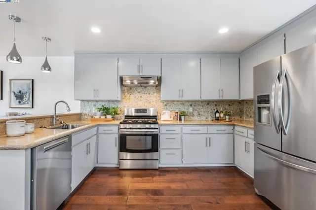 $699,000 | 1233 Broadway, Unit D, Alameda, CA 94501
