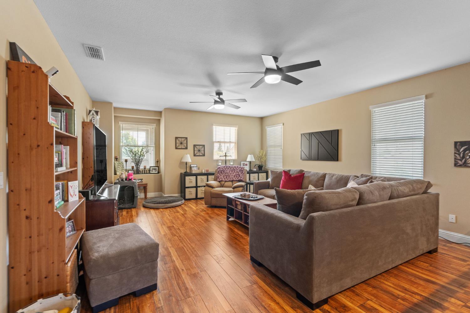 175 Feverfew Street Manteca, CA 95337 - Photo 15 of 59