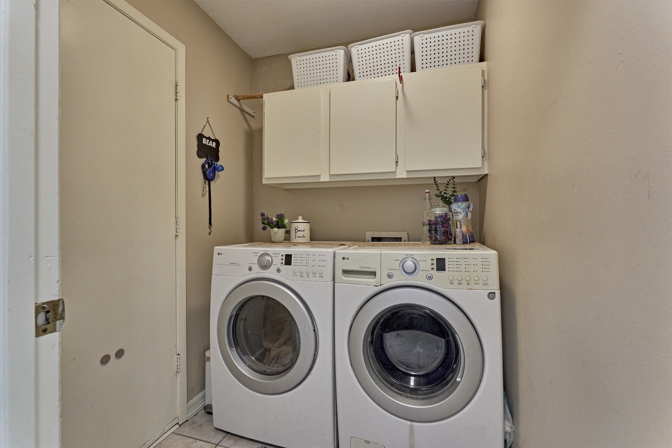 39 Regency Point Conroe, TX 77356 - Photo 29 of 44 Utility room with storage space!