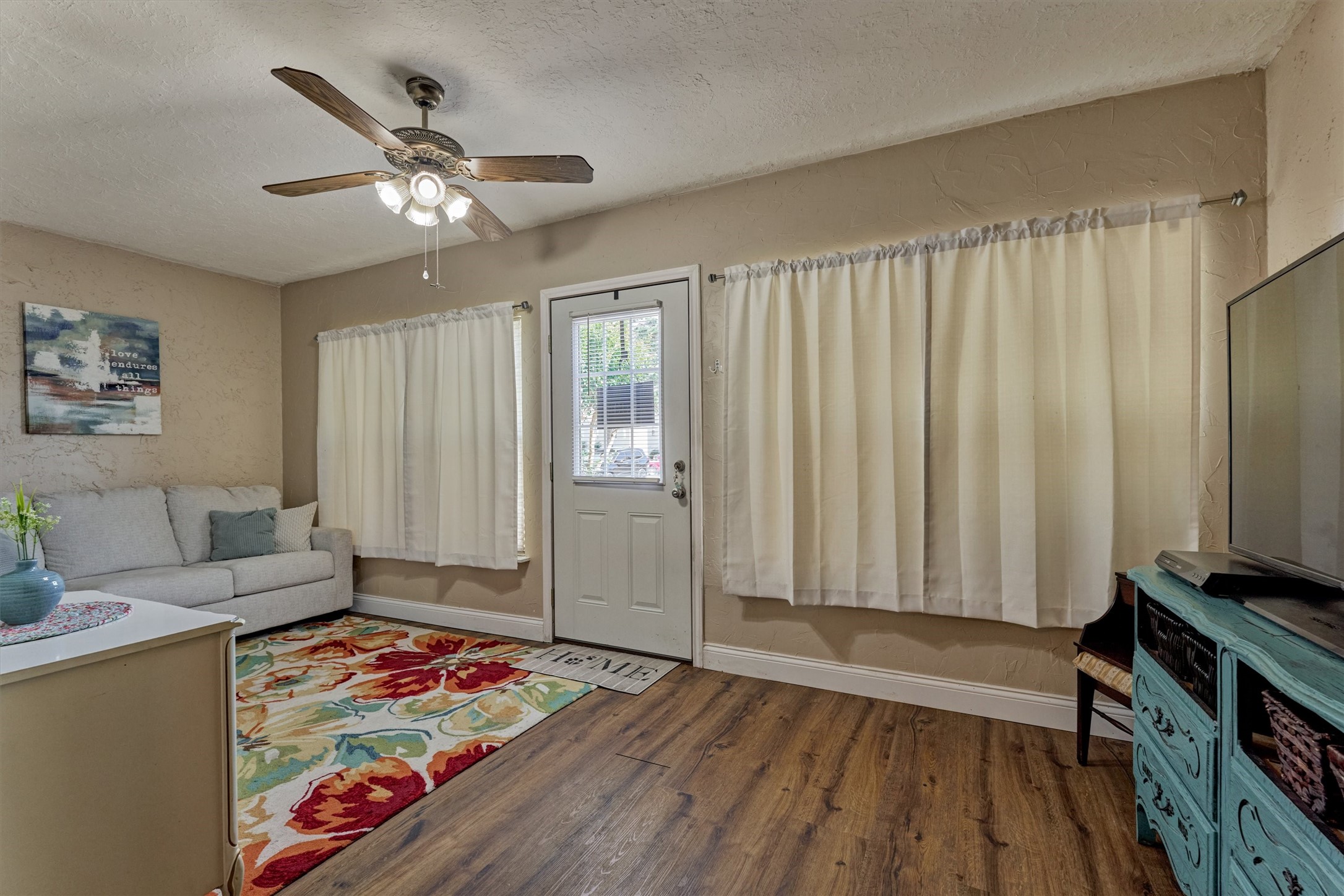 39 Regency Point Conroe, TX 77356 - Photo 7 of 44 a bedroom with furniture and a window