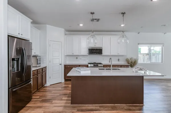 $549,000 | 2071 Hughes Avenue, Clovis, CA 93619