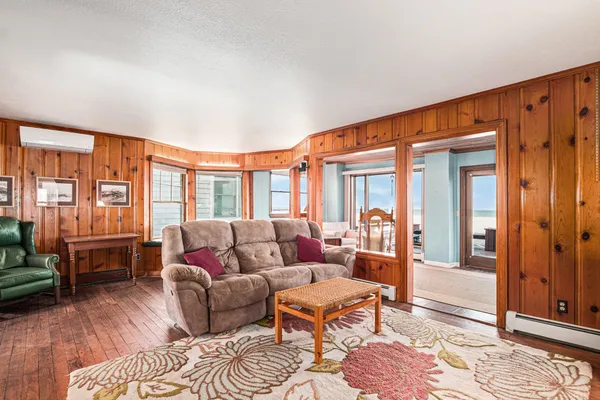 $1,995,000 | 30 Lakeshore Drive, South Haven, MI 49090