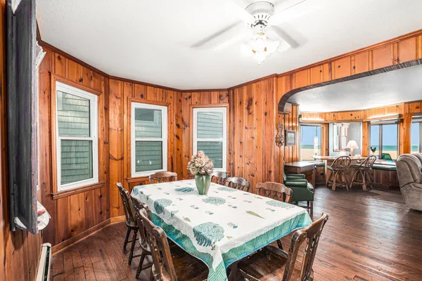 $1,995,000 | 30 Lakeshore Drive, South Haven, MI 49090