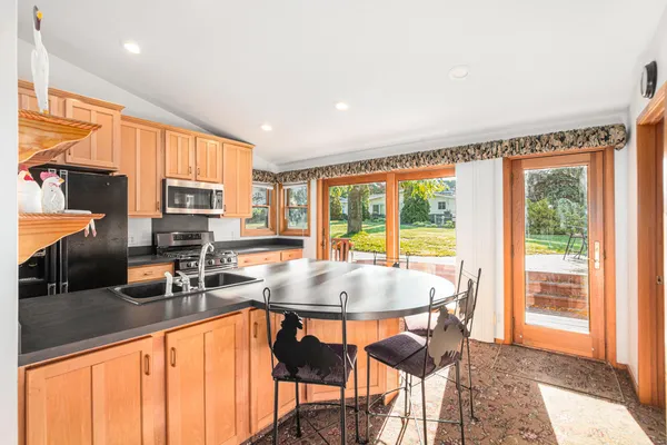 $1,995,000 | 30 Lakeshore Drive, South Haven, MI 49090