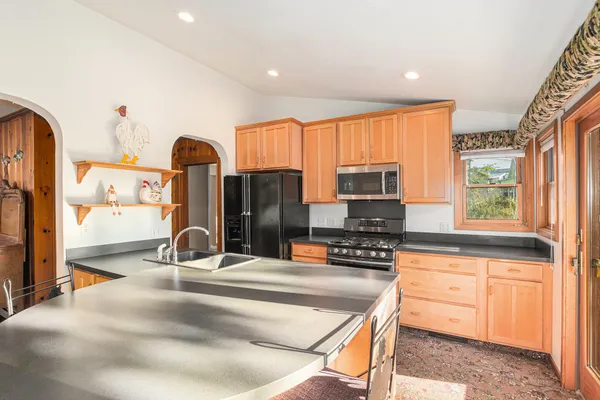 $1,995,000 | 30 Lakeshore Drive, South Haven, MI 49090