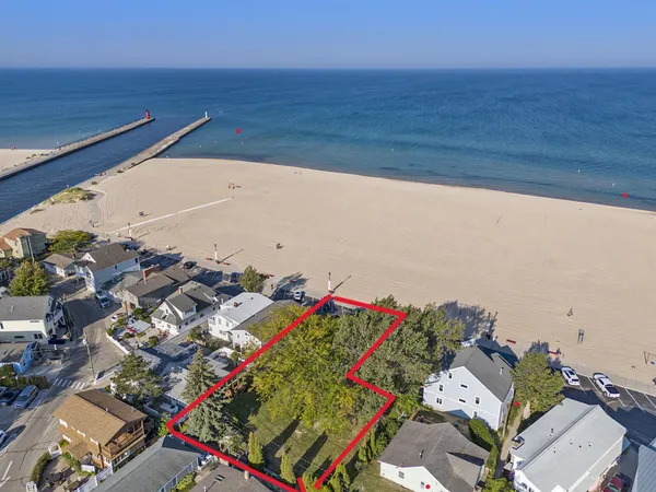 $1,995,000 | 30 Lakeshore Drive, South Haven, MI 49090